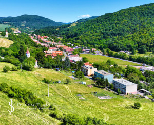 Priestranný 3-izbový byt o veľkosti 92m2 s garážou, Prenčov