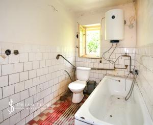 2-izbový rodinný dom v pôvodnom stave, Štiavnické Bane