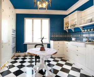 Štýlový byt s garážou a možnosťou prístavby ďalšieho bytu, centrum Banská Bystrica