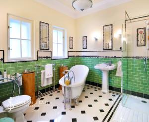 Štýlový byt s garážou a možnosťou prístavby ďalšieho bytu, centrum Banská Bystrica