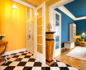 Štýlový byt s garážou a možnosťou prístavby ďalšieho bytu, centrum Banská Bystrica