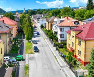 Štýlový byt s garážou a možnosťou prístavby ďalšieho bytu, centrum Banská Bystrica