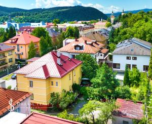 Štýlový byt s garážou a možnosťou prístavby ďalšieho bytu, centrum Banská Bystrica