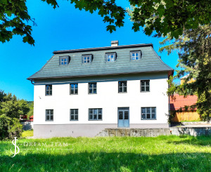 Zrekonštruovaná budova - 1300m2 pozemok Banská Štiavnica