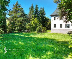 Zrekonštruovaná budova - 1300m2 pozemok Banská Štiavnica