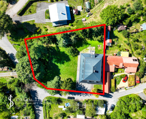 Zrekonštruovaná budova - 1300m2 pozemok Banská Štiavnica