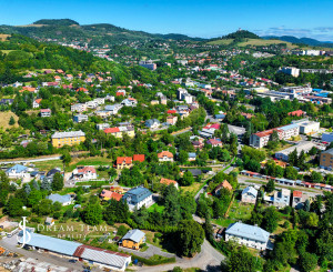 Zrekonštruovaná budova - 1300m2 pozemok Banská Štiavnica
