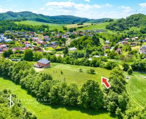 Rovinatý, slnečný pozemok s možnosťou stavby, Banská Belá