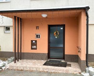 Prenájom 2-izbového bytu, Banská Štiavnica – Križovatka