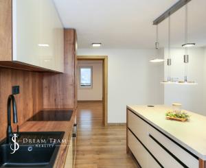 PRENÁJOM 2-izbový priestranný byt, 70m2, Banská Štiavnica