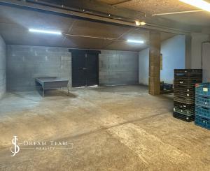 Zabehnutá menšia farma s pozemkom 3800m2 Želiezovce