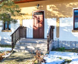 Zabehnutý penzión v obci Svätý Anton, okr. Banská Štiavnica