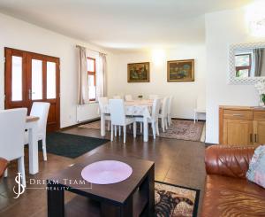 Zabehnutý penzión v obci Svätý Anton, okr. Banská Štiavnica