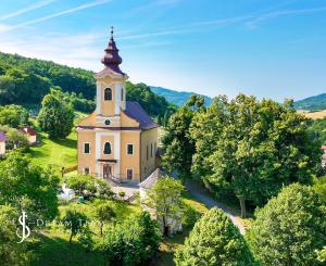 Obývateľný vidiecky dom, chalupa s pozemkom 500m2 Svätý Anton