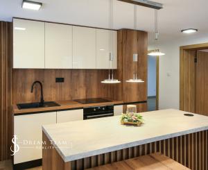 PRENÁJOM 2-izbový priestranný byt, 70m2, Banská Štiavnica