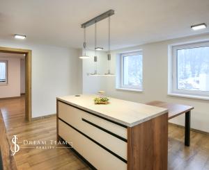 PRENÁJOM 2-izbový priestranný byt, 70m2, Banská Štiavnica