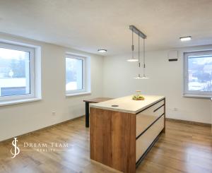 PRENÁJOM 2-izbový priestranný byt, 70m2, Banská Štiavnica