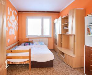 4 izbový byt v pôvodnom stave, 83m2, Banská Štiavnica