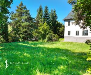 Zrekonštruovaná budova - 1300m2 pozemok Banská Štiavnica