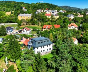 Zrekonštruovaná budova - 1300m2 pozemok Banská Štiavnica