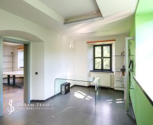 Zrekonštruovaná budova - 1300m2 pozemok Banská Štiavnica