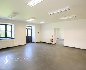 Zrekonštruovaná budova - 1300m2 pozemok Banská Štiavnica