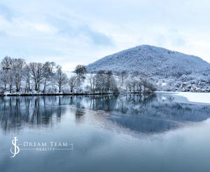Stavebný pozemok pre rekreačnú chatu 200m od jazera Banský Studenec