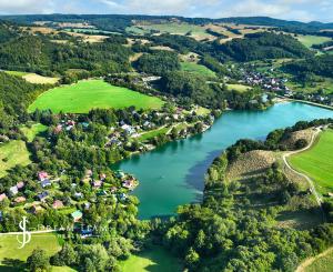 Stavebný pozemok pre rekreačnú chatu 200m od jazera Banský Studenec