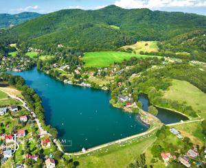 Stavebný pozemok pre rekreačnú chatu 200m od jazera Banský Studenec
