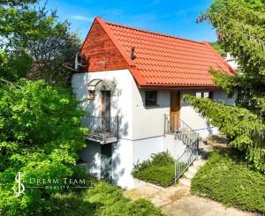 Rodinný dom s 5 bytovými jednotkami a s krásnou záhradou