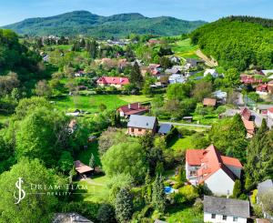 Rodinný dom s 5 bytovými jednotkami a s krásnou záhradou