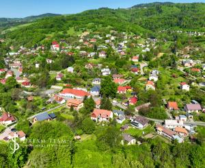 Rodinný dom s 5 bytovými jednotkami a s krásnou záhradou