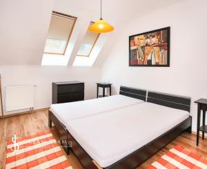 Rodinný dom s 5 bytovými jednotkami a s krásnou záhradou