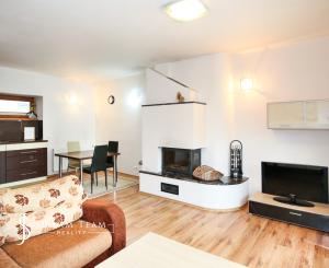 Rodinný dom s 5 bytovými jednotkami a s krásnou záhradou