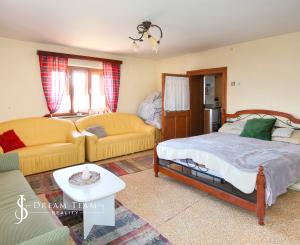 Obývateľný vidiecky dom - chalupa, Orovnica, okr.Žarnovica