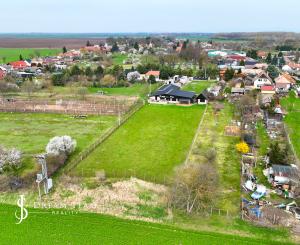 Zabehnutá menšia farma s pozemkom 3800m2 Želiezovce