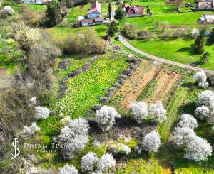 Slnečný stavebný pozemok 3500m2 Hontianske Tesáre