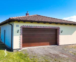 Moderná rodinná usadlosť, pozemok o veľkosti 9000m2, Krupina