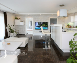 Moderná rodinná usadlosť, pozemok o veľkosti 9000m2, Krupina