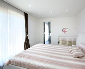 Moderná rodinná usadlosť, pozemok o veľkosti 9000m2, Krupina