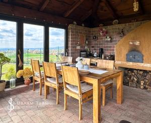 Moderná rodinná usadlosť, pozemok o veľkosti 9000m2, Krupina