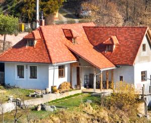 Rodinný dom / Chalupa s nádhernými výhľadmi, Banská Belá