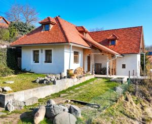 Rodinný dom / Chalupa s nádhernými výhľadmi, Banská Belá