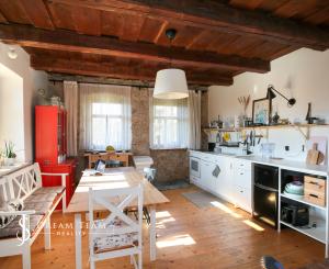 Rodinný dom / Chalupa s nádhernými výhľadmi, Banská Belá