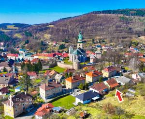 5-izbový rodinný dom s pozemkom 1000m2, Kremnica - Centrum