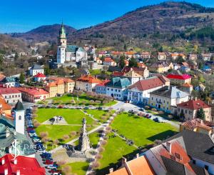 5-izbový rodinný dom s pozemkom 1000m2, Kremnica - Centrum