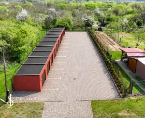 Viacúčelový investičný rovinatý pozemok 750m2 Pukanec