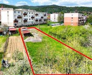 Viacúčelový investičný rovinatý pozemok 750m2 Pukanec