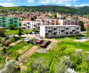 Viacúčelový investičný rovinatý pozemok 750m2 Pukanec