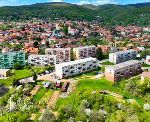 Viacúčelový investičný rovinatý pozemok 750m2 Pukanec